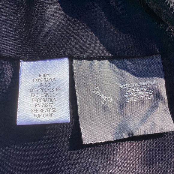 Simply Vera Vera Wang Sleeveless V Neck Floral Dress - Picture 6 of 6